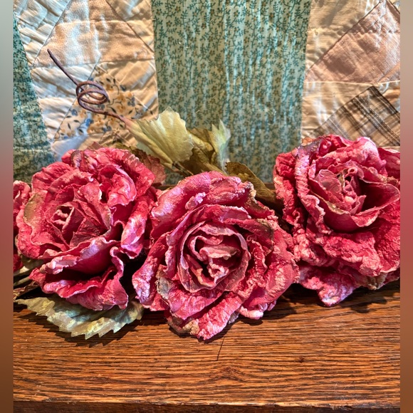 NWT Faux Garland DISTRESSED ROSES MAGNIFICENT 40” Flexible Dk Pink WEDDI… - Picture 1 of 13
